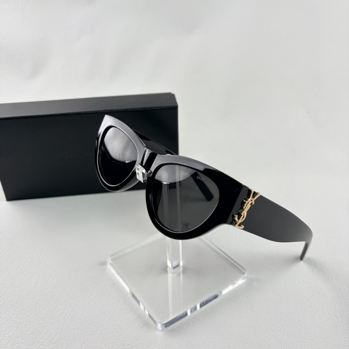 Classic Cat-Eye Sunglasses - Premium Acetate UV Protection Eyewear