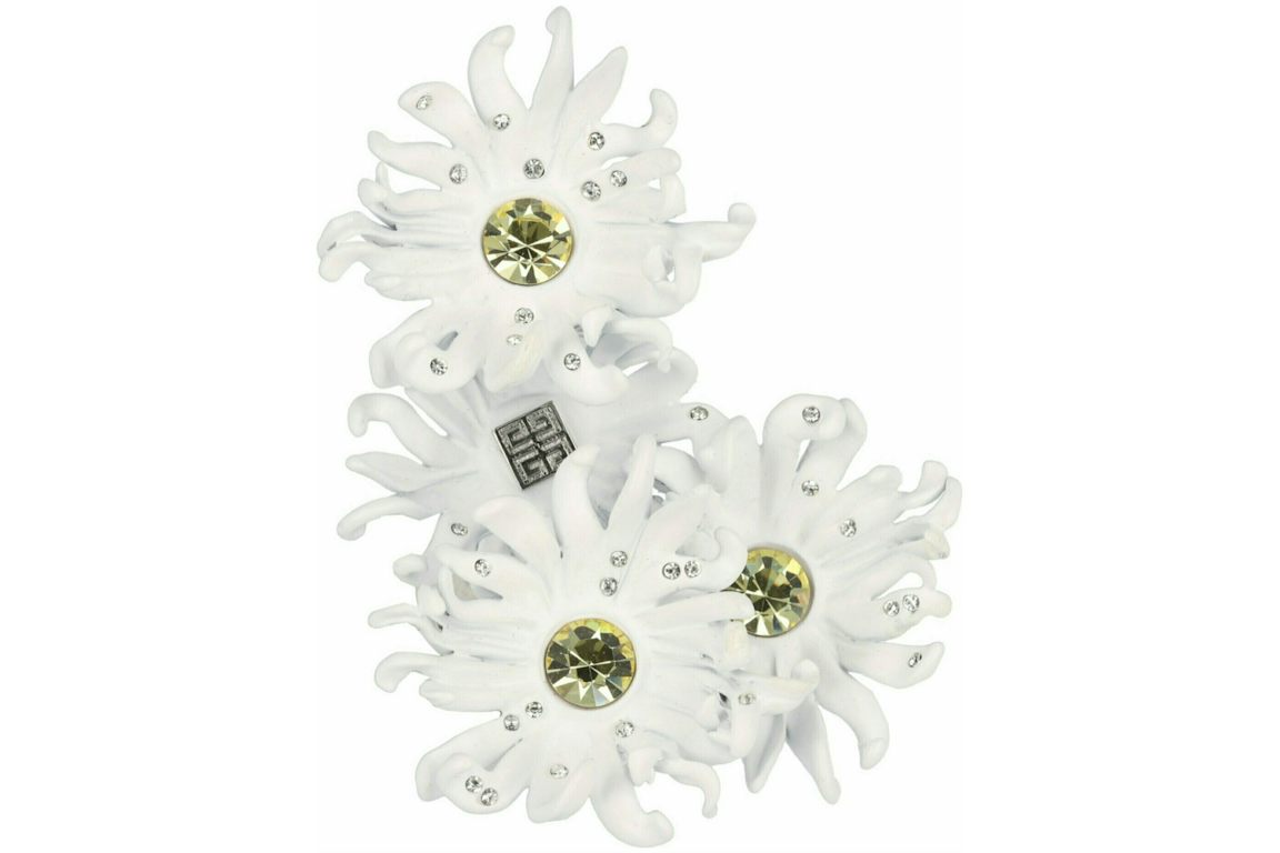 Givenchy Daisy Pendant Ear Craler White