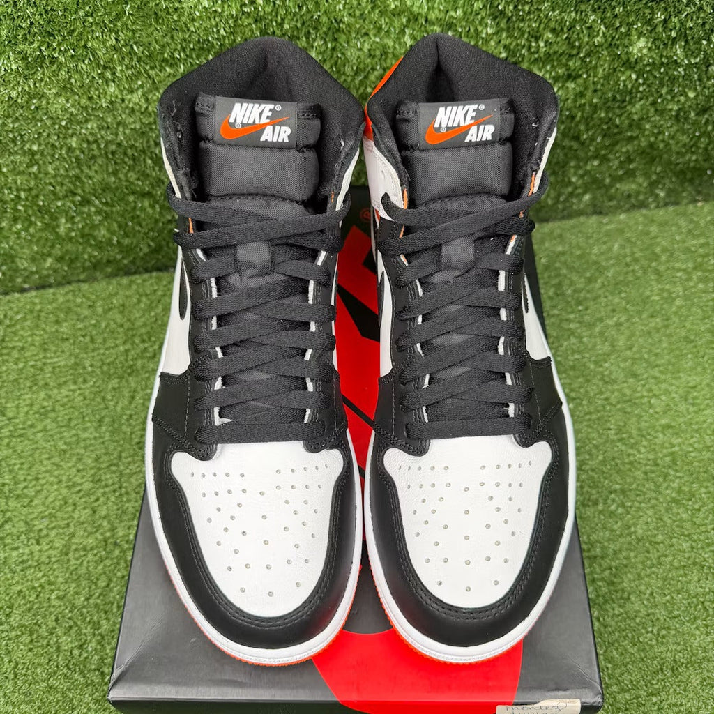 Used - Air Jordan 1 Retro High Electro Orange - US M 9.5 - detail 2